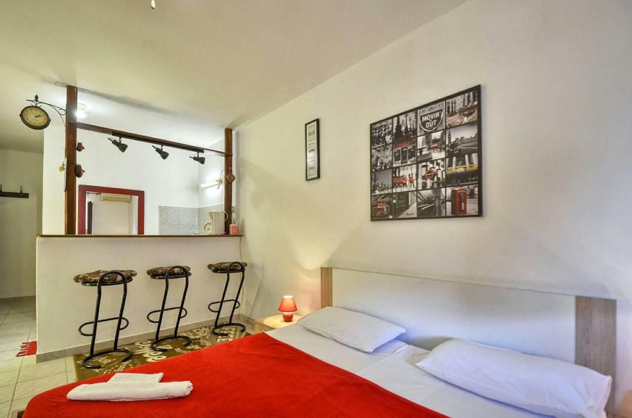 The Big Smile Apartments Пула Екстер'єр фото